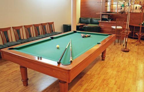 Hotel Maxim Светі-Юр Екстер'єр фото