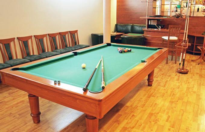 Hotel Maxim Светі-Юр Екстер'єр фото