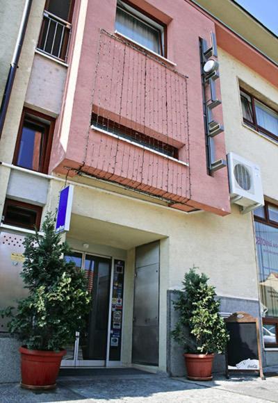 Hotel Maxim Светі-Юр Екстер'єр фото